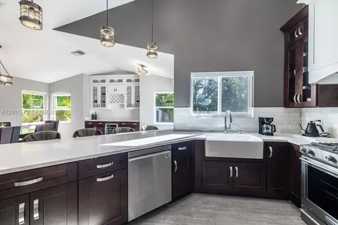 9330 Seagrape Drive Vero Beach FL 32963