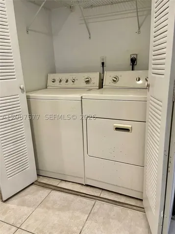 8020 SW 17th Place Davie FL 33324