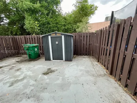 8020 SW 17th Place Davie FL 33324