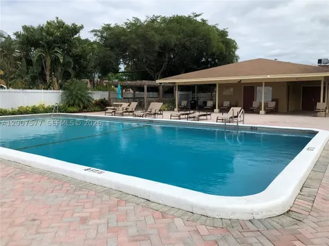8020 SW 17th Place Davie FL 33324