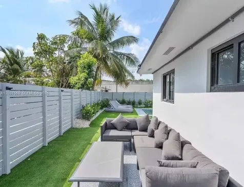 400 NW 40th Street Miami FL 33127