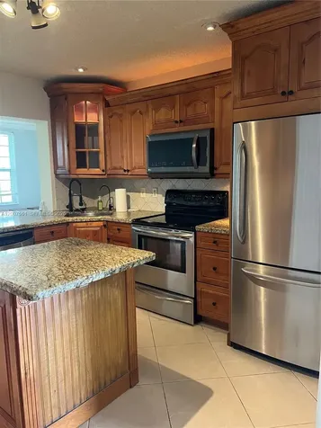 6805 NW 75th Street Tamarac FL 33321