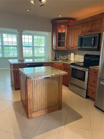 6805 NW 75th Street Tamarac FL 33321