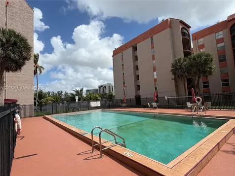 5201 NW 7th Street Miami FL 33126