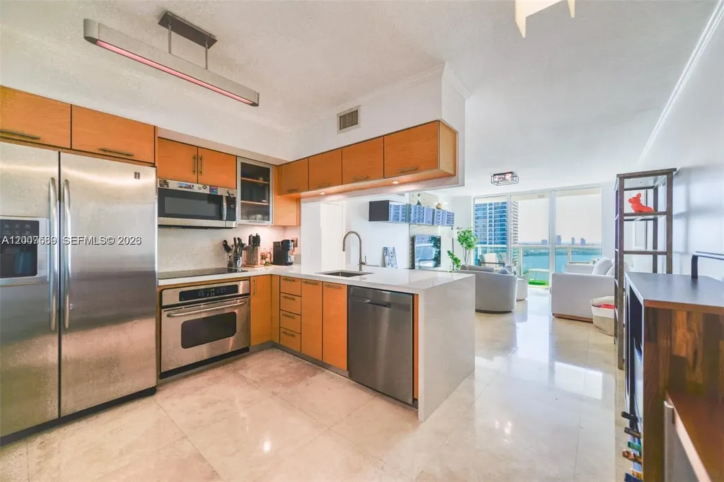 31 SE 5th Street Miami FL 33131