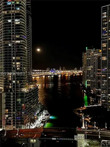 31 SE 5th Street Miami FL 33131