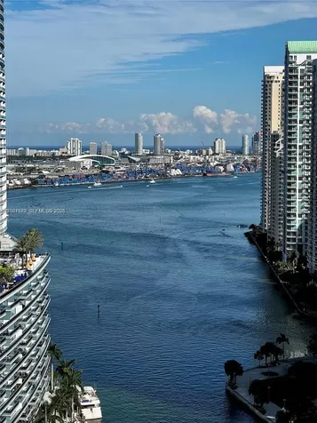 31 SE 5th Street Miami FL 33131