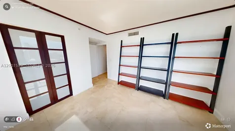 31 SE 5th Street Miami FL 33131