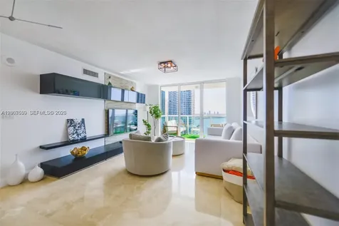 31 SE 5th Street Miami FL 33131