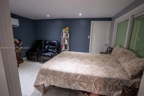 4210 W 6th Avenue Hialeah FL 33012