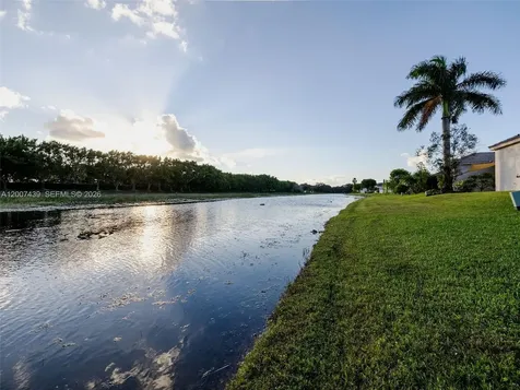 801 Tanglewood Circle Weston FL 33327