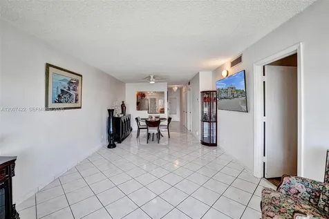 455 Paradise Isle Boulevard Hallandale Beach FL 33009