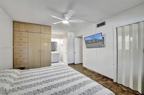 455 Paradise Isle Boulevard Hallandale Beach FL 33009