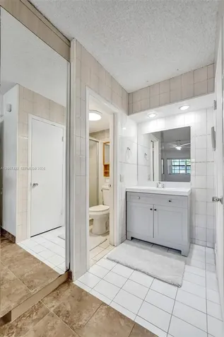 455 Paradise Isle Boulevard Hallandale Beach FL 33009