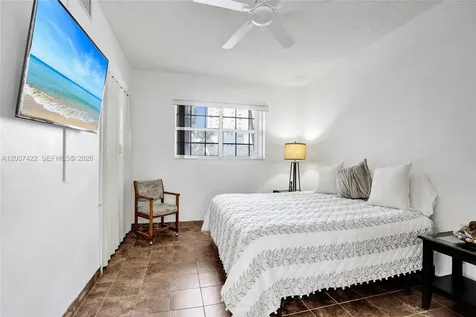 455 Paradise Isle Boulevard Hallandale Beach FL 33009