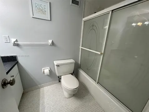 2899 Collins Avenue Miami Beach FL 33140