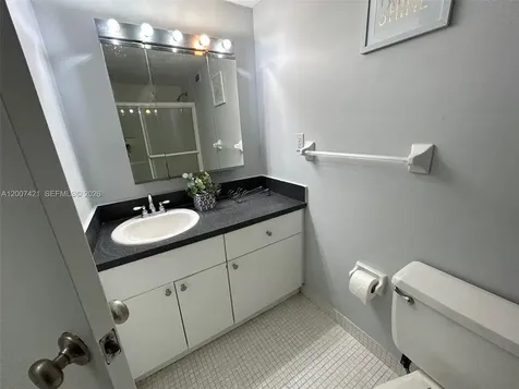 2899 Collins Avenue Miami Beach FL 33140