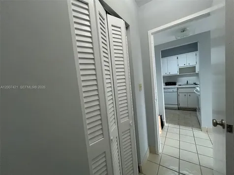 2899 Collins Avenue Miami Beach FL 33140