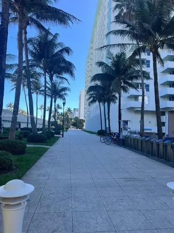 2899 Collins Avenue Miami Beach FL 33140