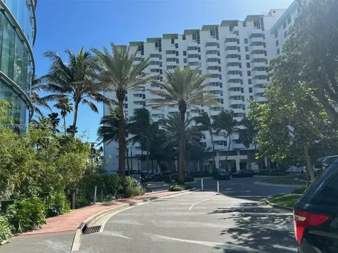 2899 Collins Avenue Miami Beach FL 33140