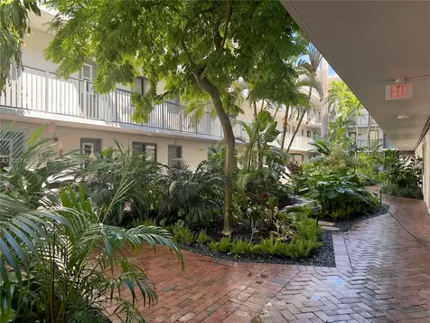 3242 Mary Street Miami FL 33133