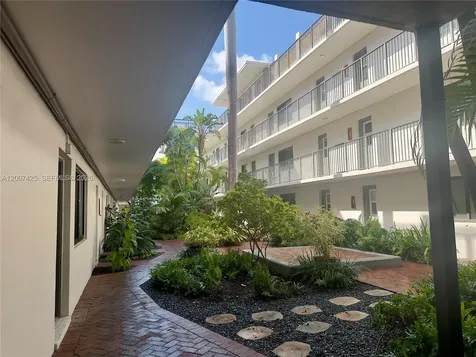 3242 Mary Street Miami FL 33133