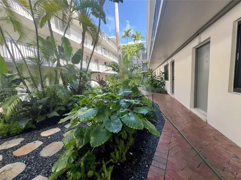 3242 Mary Street Miami FL 33133