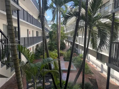 3242 Mary Street Miami FL 33133