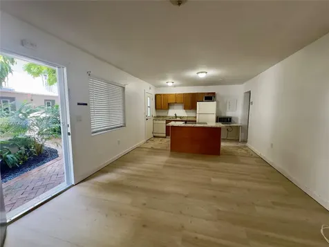 3242 Mary Street Miami FL 33133