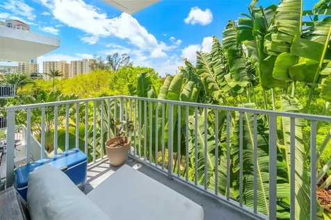 301 Michigan Avenue Miami Beach FL 33139