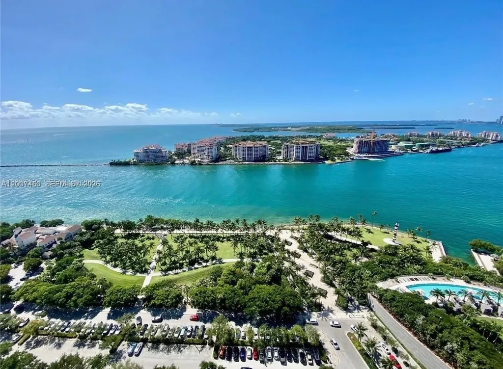 300 S Pointe Drive Miami Beach FL 33139