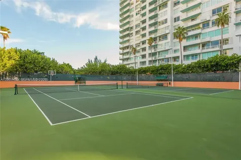 300 S Pointe Drive Miami Beach FL 33139