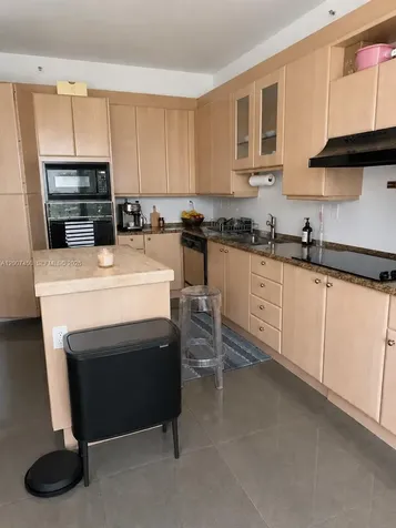 300 S Pointe Drive Miami Beach FL 33139