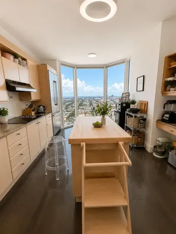 300 S Pointe Drive Miami Beach FL 33139