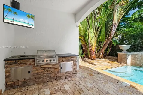 4065 Battersea Road Miami FL 33133