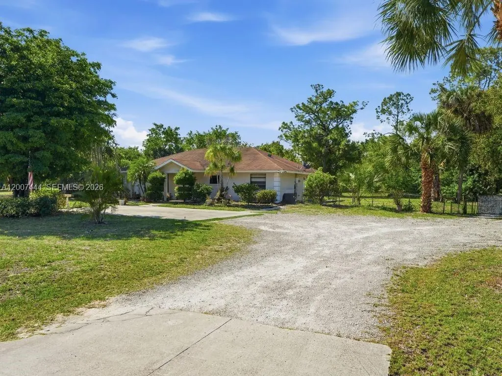 1110 22nd Avenue NE Naples FL 34120
