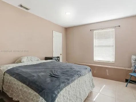 1110 22nd Avenue NE Naples FL 34120