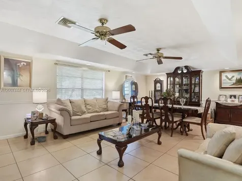 1110 22nd Avenue NE Naples FL 34120