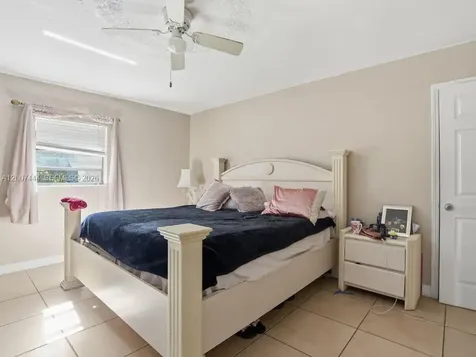 1110 22nd Avenue NE Naples FL 34120