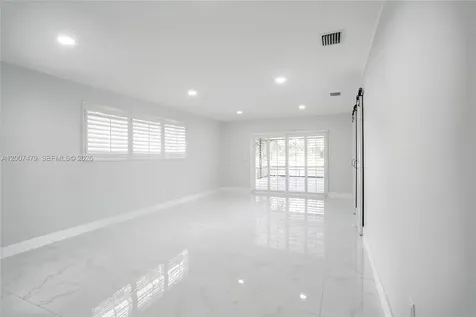 19150 S Saint Andrews Drive Hialeah FL 33015