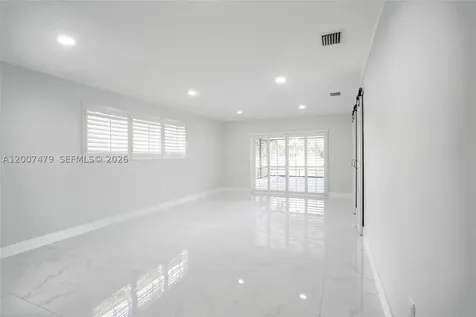 19150 S Saint Andrews Drive Hialeah FL 33015
