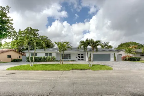 19150 S Saint Andrews Drive Hialeah FL 33015