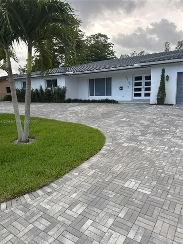 19150 S Saint Andrews Drive Hialeah FL 33015