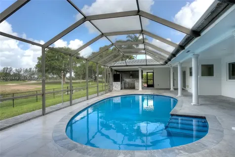 19150 S Saint Andrews Drive Hialeah FL 33015
