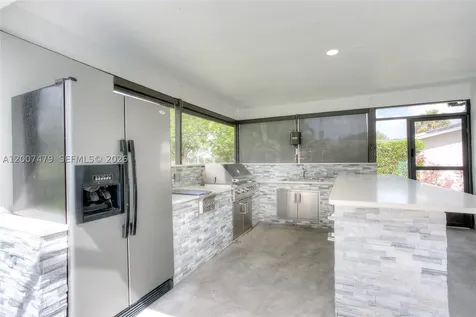 19150 S Saint Andrews Drive Hialeah FL 33015