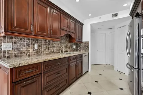 3000 Island Boulevard Aventura FL 33160
