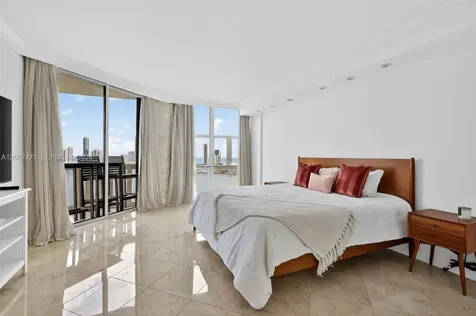 3000 Island Boulevard Aventura FL 33160