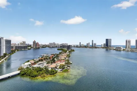 3000 Island Boulevard Aventura FL 33160
