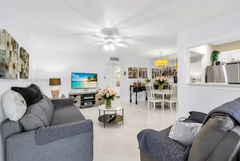 5300 Washington Street Hollywood FL 33021