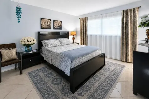 5300 Washington Street Hollywood FL 33021